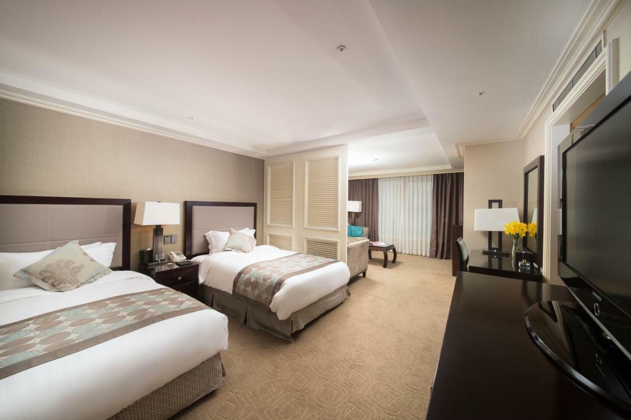 Plaza Suite Twin,1338495551:JPEG